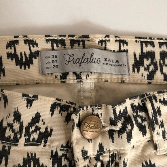 Printed Skinny Jeans - Picture 3 of 8